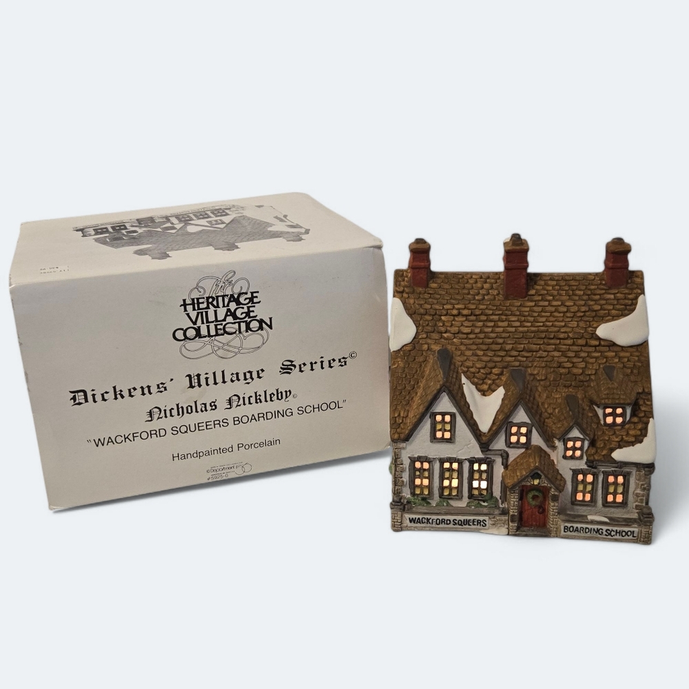 Dept 56 Heritage Dickens Village Wackford Squeers Boarding School 5925-0 w/Bulb